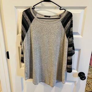 3/4 length shirt. No tags but never worn